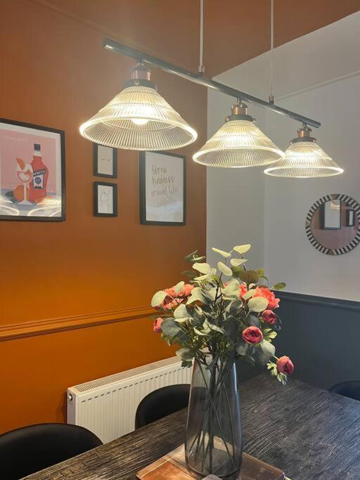 Lobster Cottage - Stylish 3 Bedroom Cottage In Heart Of Tenby Town, Pembrokeshire エクステリア 写真