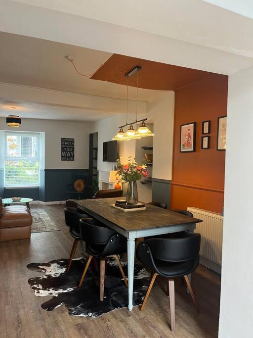 Lobster Cottage - Stylish 3 Bedroom Cottage In Heart Of Tenby Town, Pembrokeshire エクステリア 写真