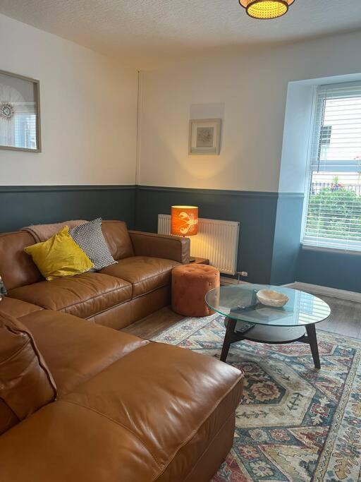 Lobster Cottage - Stylish 3 Bedroom Cottage In Heart Of Tenby Town, Pembrokeshire エクステリア 写真
