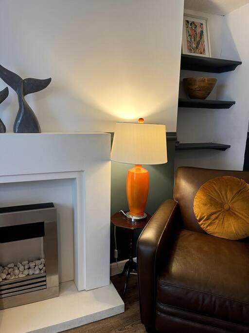 Lobster Cottage - Stylish 3 Bedroom Cottage In Heart Of Tenby Town, Pembrokeshire エクステリア 写真