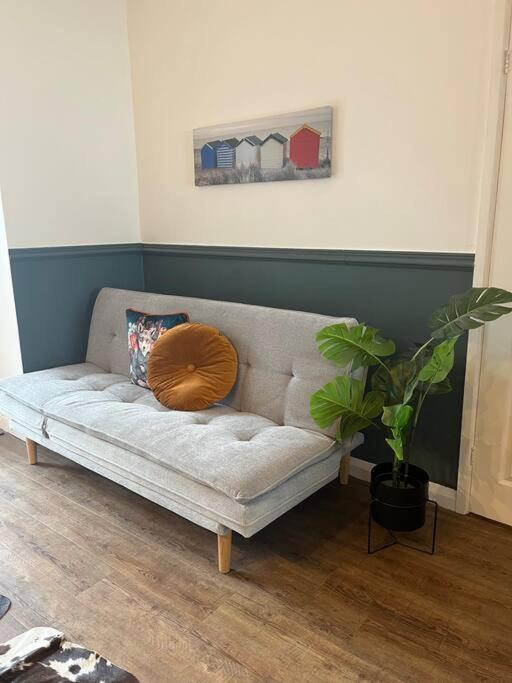 Lobster Cottage - Stylish 3 Bedroom Cottage In Heart Of Tenby Town, Pembrokeshire エクステリア 写真